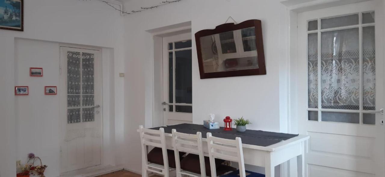 Апартаменты Apartament La Poteca Ursului Буштени Экстерьер фото